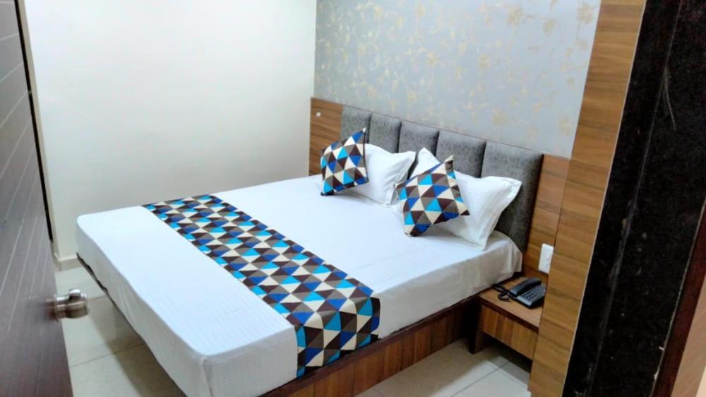 Hotel Atlanta Ahmedabad Exterior photo