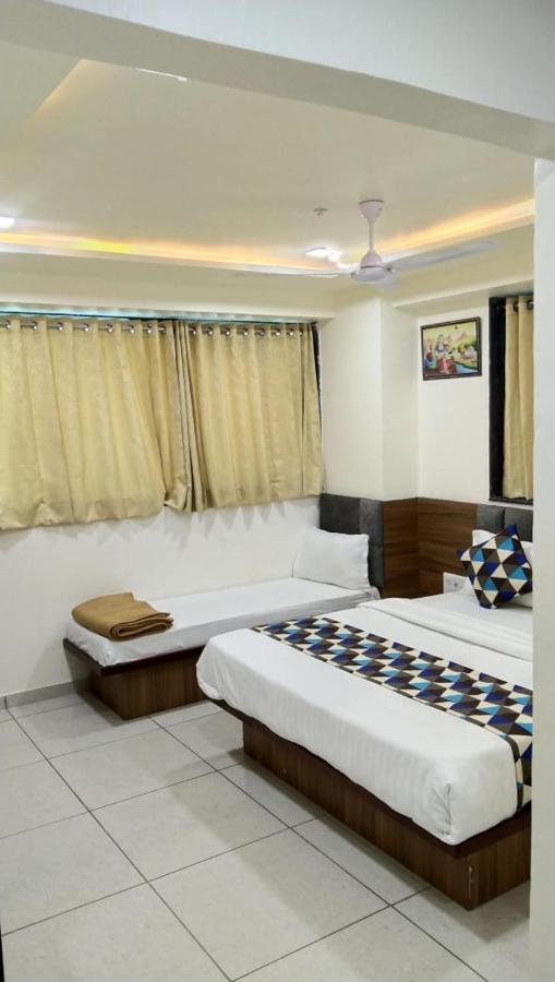 Hotel Atlanta Ahmedabad Exterior photo